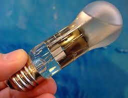 Contrast LED bulb cooling water cooling and traditional way